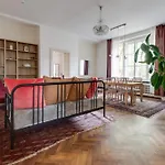 Large Garden Business-leisure-sports * Prag