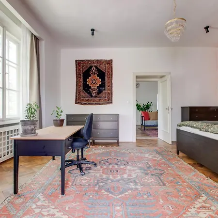 Large Garden Business-leisure-sports Appartement Prague
