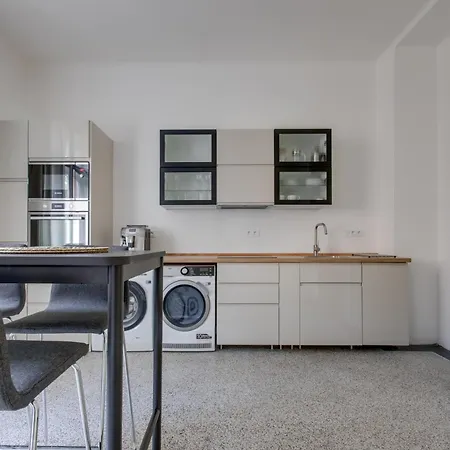 Large Garden Business-leisure-sports Appartement *