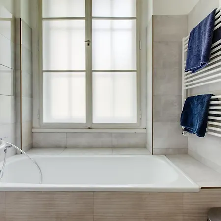 Large Garden Business-leisure-sports Appartement Prague
