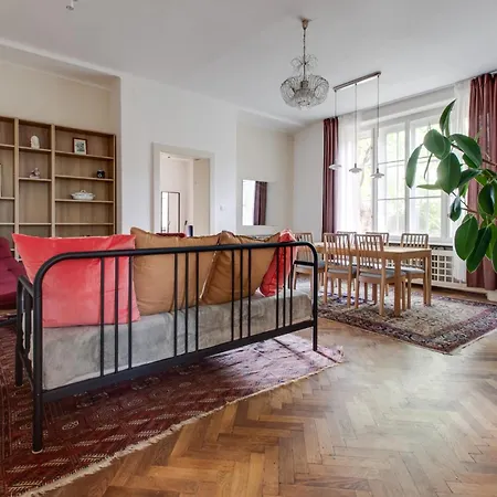 Large Garden Business-leisure-sports * Prague