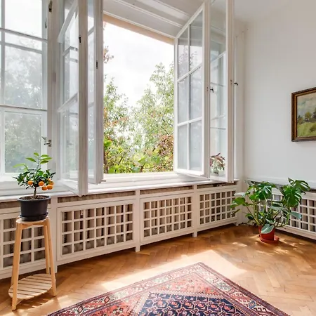 Large Garden Business-leisure-sports * Prague
