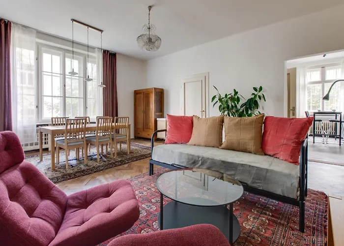 Large Garden Business-leisure-sports Apartmán